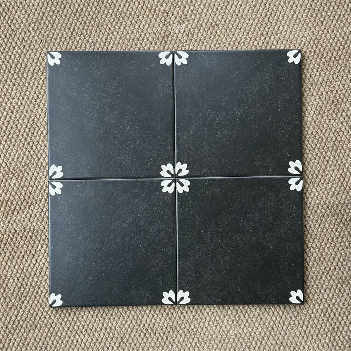 青绿色艺术花砖